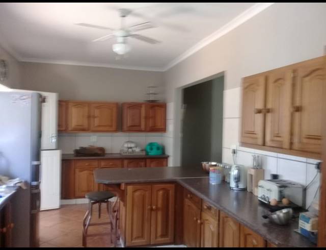 3 BEDROOM HOUSE SOLD IN SINOVILLE